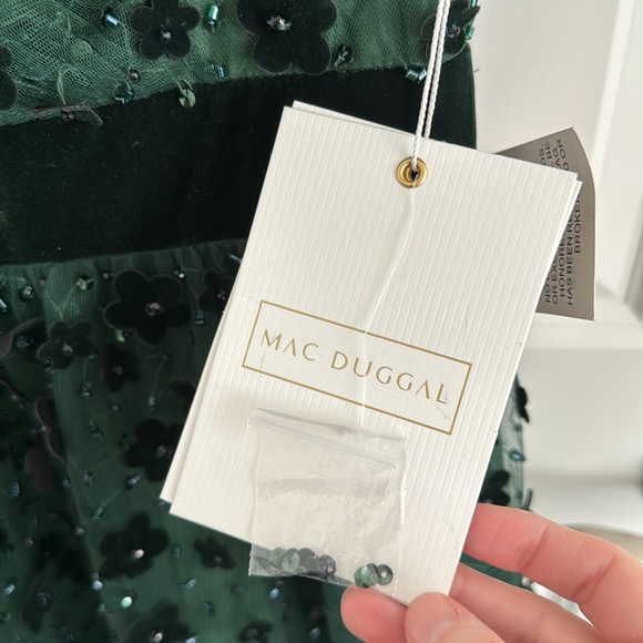 Mac Duggal | Embellished Butterfly Sleeve Velvet Hem Midi Dress | Emerald Green - Picture 13 of 15